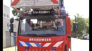 Brandweer BRW Velsen komt prio 1 ter plaatse bij Brand Velserbroek met AL en TS [upl. by Patrizio]