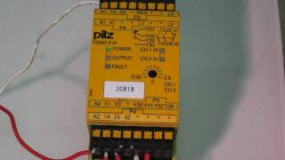 Pilz PSWZ X1P Safety relay 動作確認 [upl. by Rumney456]