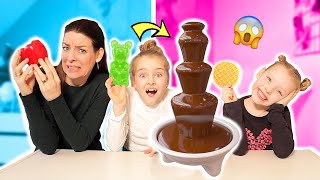 CHOCOLADE FONTEIN CHALLENGE met onze MOEDER ♥DeZoeteZusjes♥ [upl. by Zined]