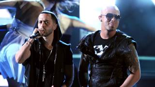 Wisin amp Yandel ME ESTAS TENTANDO [upl. by Eylrac156]