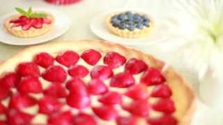 Come preparare una crostata alla crema e fragole  videoricette di crostate estive [upl. by Johnson]