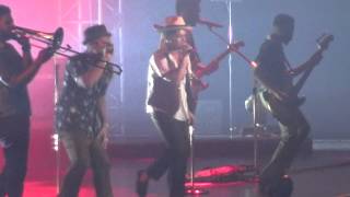 Bruno Mars  Moonshine  Natalie Live in Seoul [upl. by Pietrek]