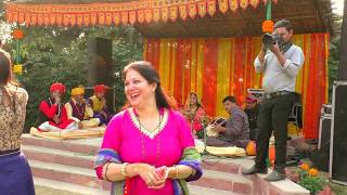 Saddi Rail Gaddi Aaye  Punjabi Folk Song  Wedding Song Punjab  Mehendi Function Punjab [upl. by Sikata]