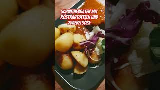 Schweinebraten mit Röstkartoffeln und Zwiebelsoße [upl. by Plante]