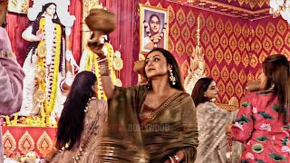 Rani Mukerji with Vaibhavi Merchant Perform Dhunuchi Dance at Biggest Durga Puja 2023 [upl. by Mccreary138]