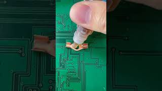 Desoldering tape and desoldering wire are fast and convenient for desoldering [upl. by Inahteb]