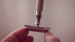 Menrock  How to put a Blade in a Double Edged Razor [upl. by Ahcila]