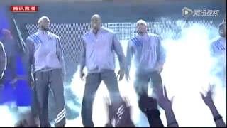 2012 NBA AllStar hot dance of the King Jamesand What is the beast Griffin doing [upl. by Aneeres765]