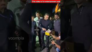 सलमान खान के ड्राइवर ने दिया एक बड़ा तोहफा  Salman Khan Special Gift shortvideo salmankhan [upl. by Airdnax]