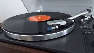 TrioKenwood KP2022A Vintage Turntable Demo Playing David Bowie  Changes [upl. by Fleur]