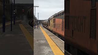 37116 amp 37165 Pulling into Scarborough with RHTT also with a tiny tone train railway class37 [upl. by Kumler]