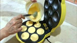 How to make Cupcakes with the Delish Treats 2 in 1 Maker [upl. by Tanner]