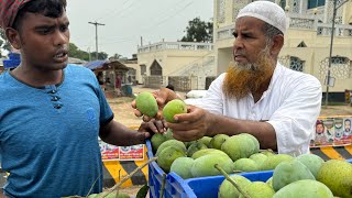 আমের হাটে কোন আমের কেমন দাম দেখুন। Mango Hat Sapahar Naogaon [upl. by Morse284]