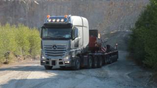 Mercedes Actros SLT op een helling van 15 met 100T [upl. by Jentoft]