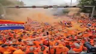 ORANJE FANMARS IN BERLIJN HEERSTRASSE  VAN LINKS NAAR RECHTS [upl. by Eul958]