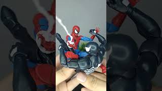 SpiderMan 185 vs Mafex Venom Bootleg cttoys [upl. by Akemhs]