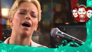 Magnus Carlson amp Petra Marklund  Fix You Live  Musikhjälpen 2013 [upl. by Jo-Ann764]