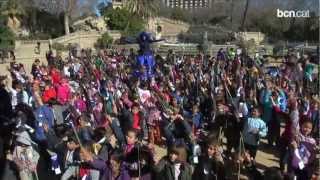 Barcelona acomiada el Carnestoltes amb lEnterro de la Sardina [upl. by Haleemak679]