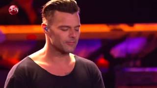 A medio vivir  Tal vez Ricky Martin en Viña 2014 [upl. by Terza796]