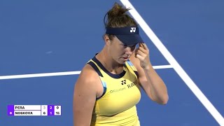 Linda Noskova 🇨🇿 vs Bernarda Pera 🇺🇸 WTA Tennis Coverage Doha R1 [upl. by Ev]