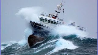 SHIPS IN STORM COMPILATION MONSTER WAVES [upl. by Hendry]