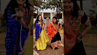 Savaria savaria mohansisters dancecover [upl. by Anema]