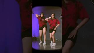 tu cheez badi hai mast song girl dance [upl. by Hluchy]