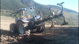 aratura a pontassieve con TM 140 New Holland con aratro nardi no stop idraulico [upl. by Dweck]