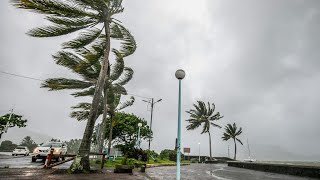 Cyclone Belal causes heavy flooding in Mauritius after battering Reunion • FRANCE 24 English [upl. by Margalo]