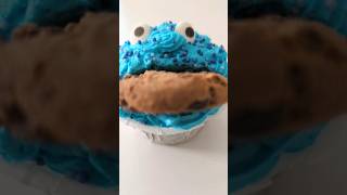 🧁Cookie Monster cupcake baking stopmotion [upl. by Argent]