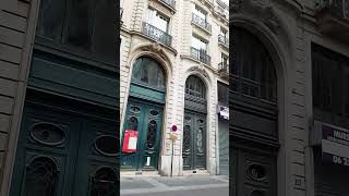 Cercles de la forme Ambroise Thomas Street Paris France 90824 [upl. by Nyer]