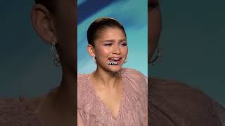 Zendaya DEIXOU ESCAPAR ISSO sobre Tom Holland shorts [upl. by Fortna]