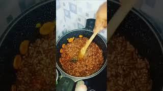 Preparing ndengu special stew [upl. by Leumas]