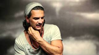 Ricardo Arjona  Describe El Amor [upl. by Ateloiv]