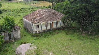 TINHA UM BICHO NA CASA ABANDONADA 😲 [upl. by Aihset]