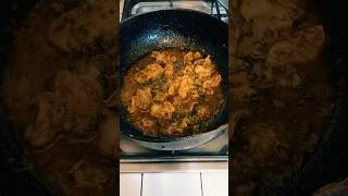 Chicken shinwari karahi banya Ma🤗shortsfeedshortviralytshort chickenshinwarikarahishortshorts [upl. by Solegnave]