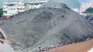 Barge unloading iron ore long video part 1  Vlog of work on barge [upl. by Meil]