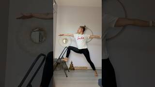 Utiliser la chaise pour se faciliter les postures tips yogatips yogateacher yogi [upl. by Agace970]