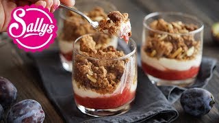 Crumble Trifle im Glas  Streusel Dessert mit Kompott  Sallys Welt [upl. by Haydon482]