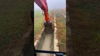 Ditch dead grass clearing process Good tools and machinery make work easy [upl. by Kelleher]