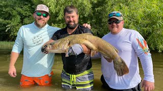 Florida Gator Hunters Go Catfish Noodling [upl. by Binetta]