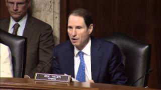 Wyden questions Moniz on Hanford [upl. by Meelak584]