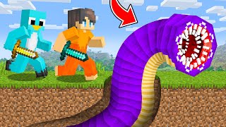 HUNTERS vs WORM SPEEDRUNNER in Minecraft [upl. by Nohtan]