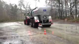 Fahrsicherheitstraining 2013  Fendt Vollbremsung auf nasser Fahrbahn [upl. by Eikcaj81]