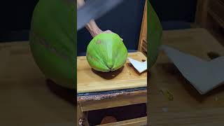 Coconut water cuttingskills coconut cuttingskils coconutwater youtubeshorts sorts ytshort [upl. by Nilyaj]