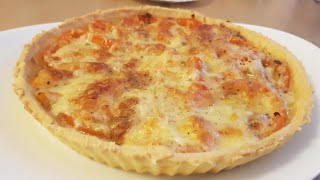 Tarte à la tomate et mozzarella très facile et rapide [upl. by Enirehtakyram456]