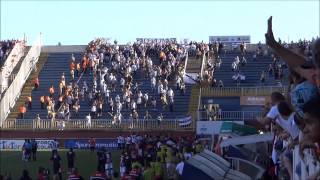 Torcida da Ponte Preta confrontando a PM  Joinville 3 x 1 Ponte Preta  15112014 [upl. by Atteyram]