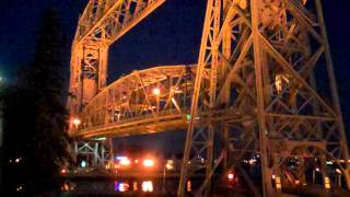 Duluth Minnesota Aerial Lift Bridge [upl. by Tail]