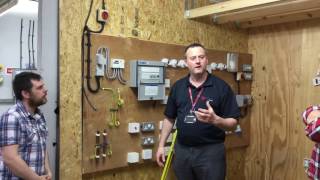 Electrical testing LIVE measuring external earth fault loop impedance Ze [upl. by Sergeant]