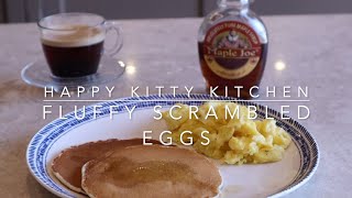 Fluffy Scrambled Eggs  طريقة عمل البيض المخفوق بالحليب HappyKittyKitchen [upl. by Arak452]